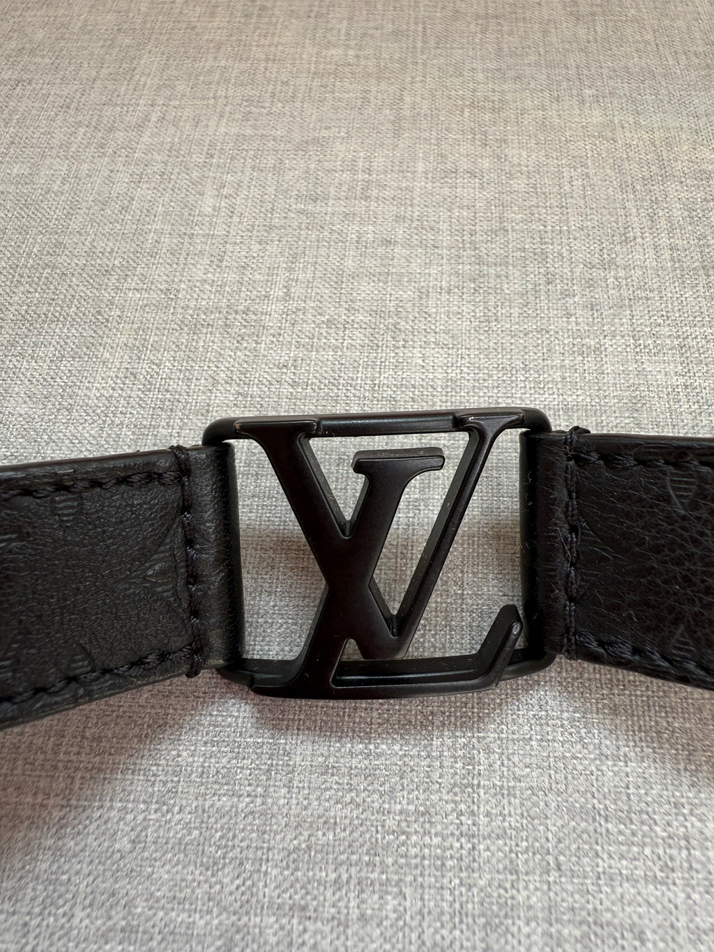 Pre-Owned Louis Vuitton Hockeinheim Bracelet in Black Empreinte monogram print