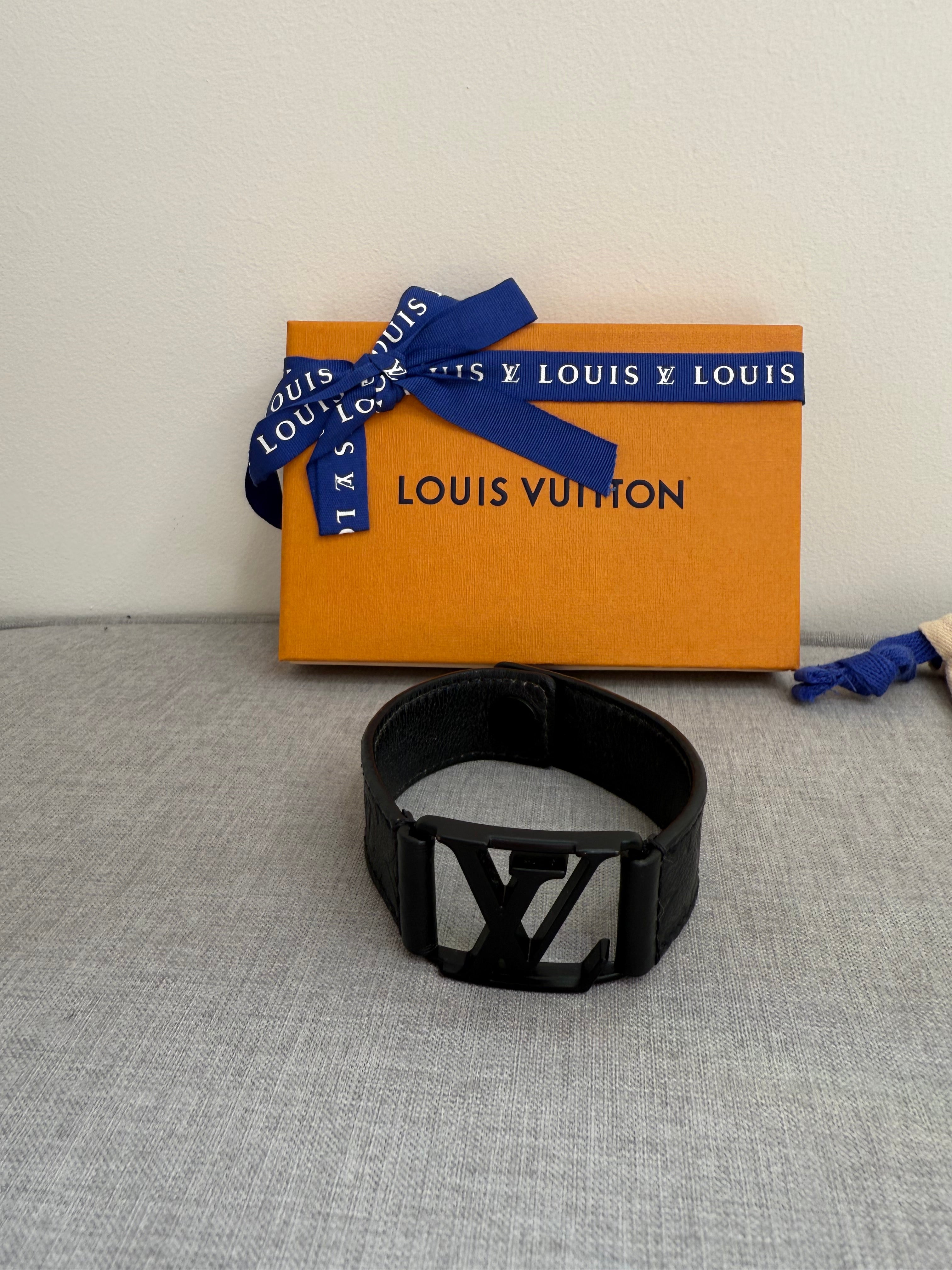 Pre-Owned Louis Vuitton Hockeinheim Bracelet in Black Empreinte monogram print