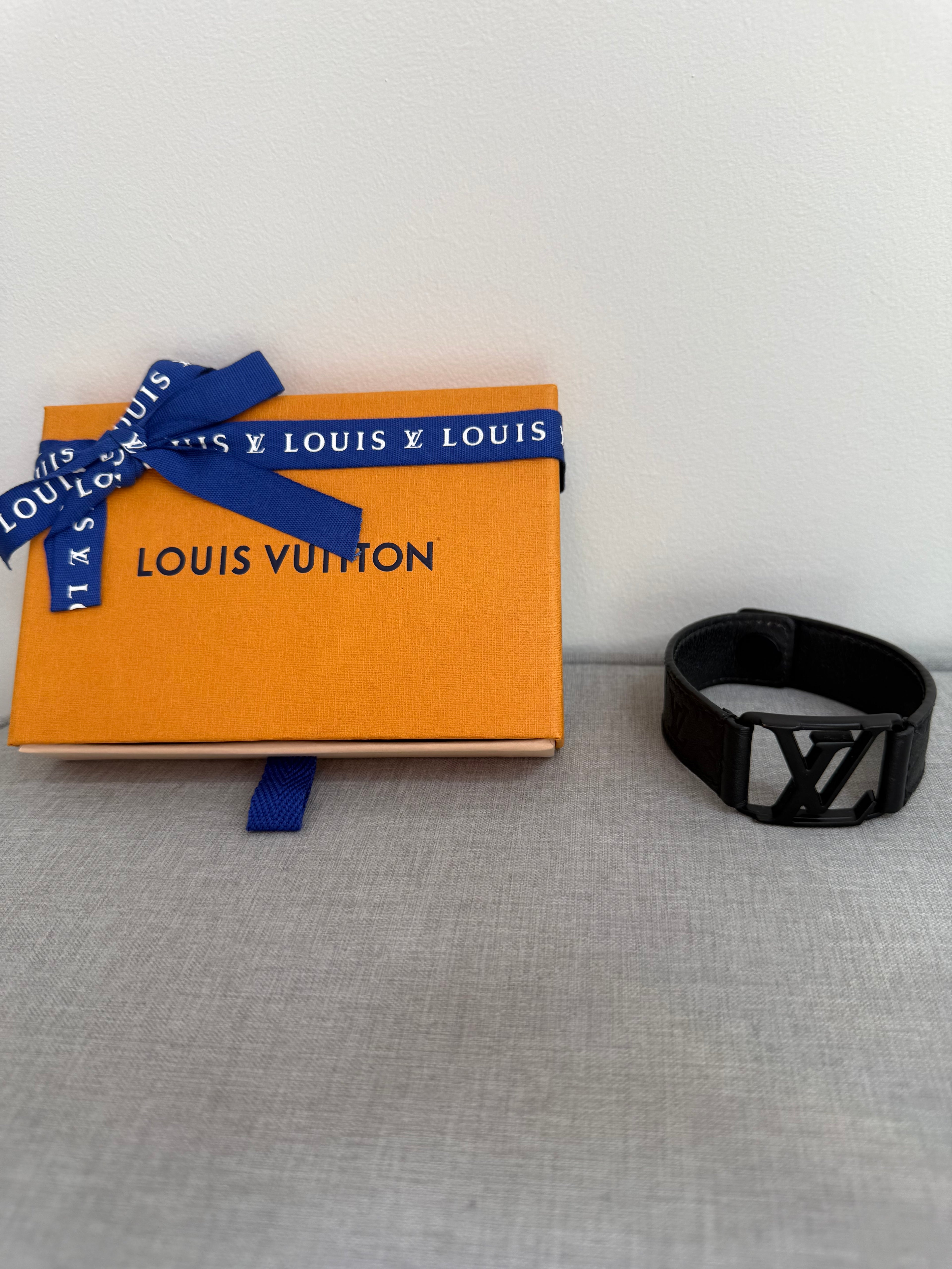 Pre-Owned Louis Vuitton Hockeinheim Bracelet in Black Empreinte monogram print