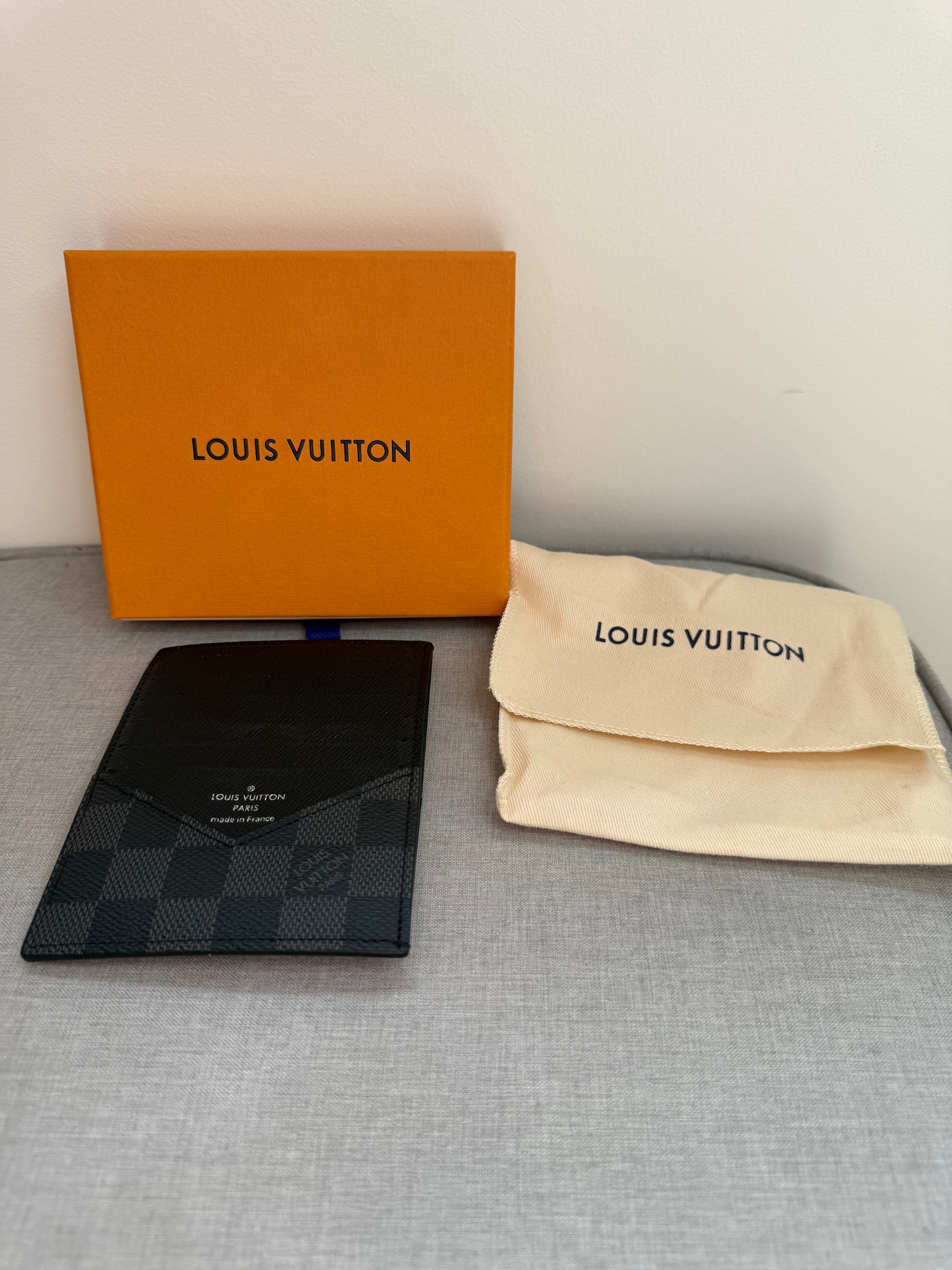 Pre-Owned Louis Vuitton Men’s Card Holder wallet in Damien Graphite