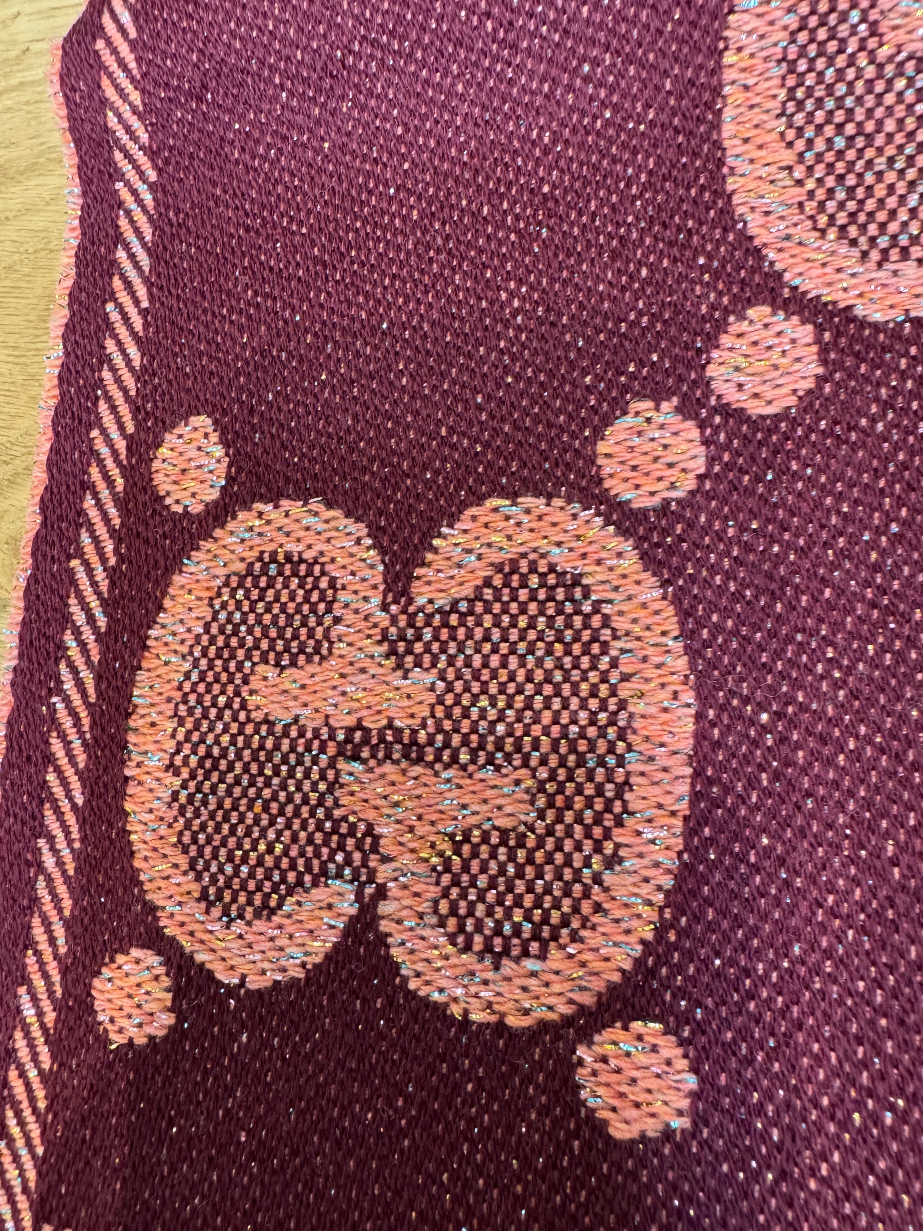 New Gucci Large GG Monogram Print Metallised Jacquard Scarf in Pink with Bordeaux
