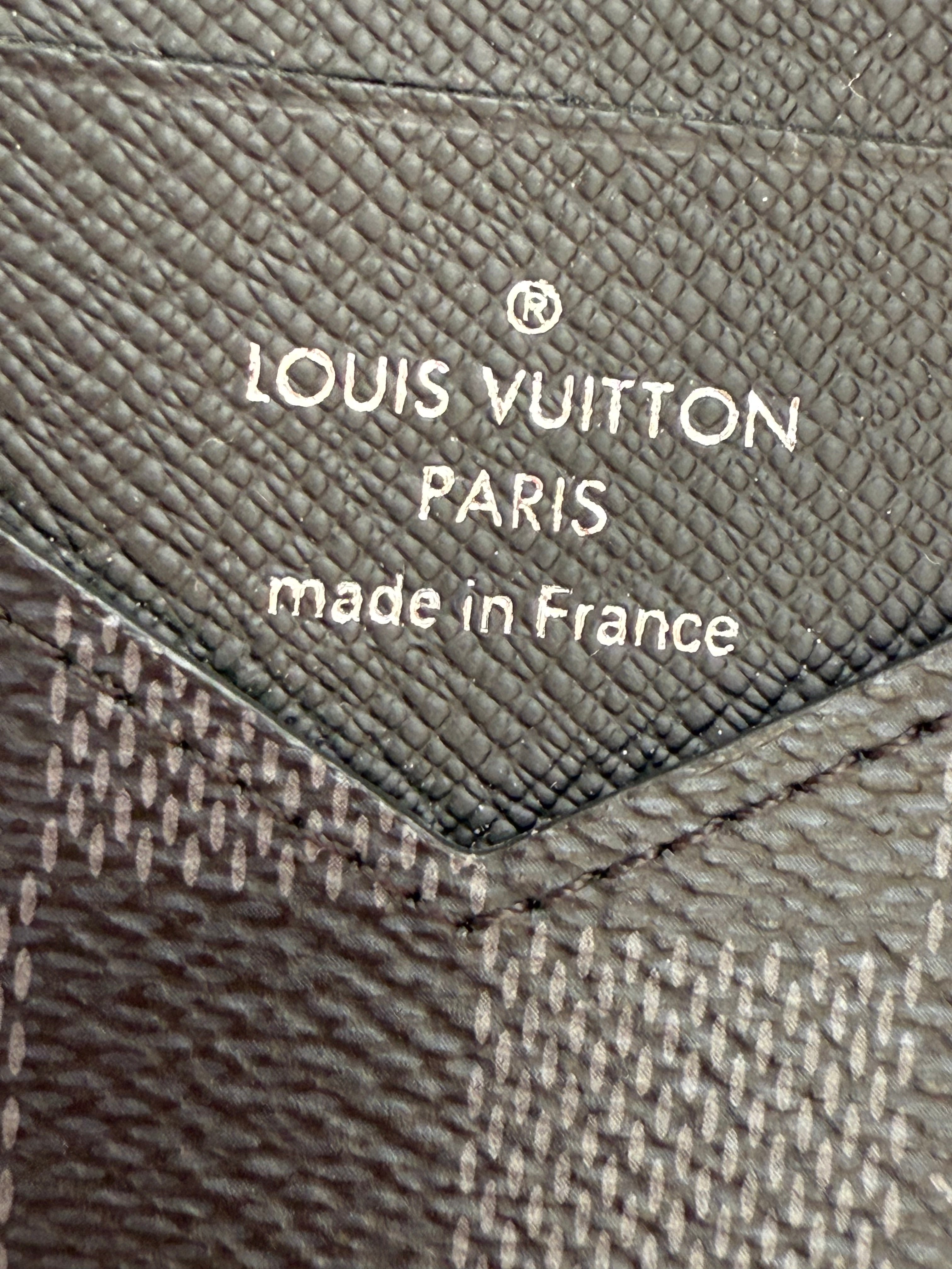 Pre-Owned Louis Vuitton Men’s Card Holder wallet in Damien Graphite
