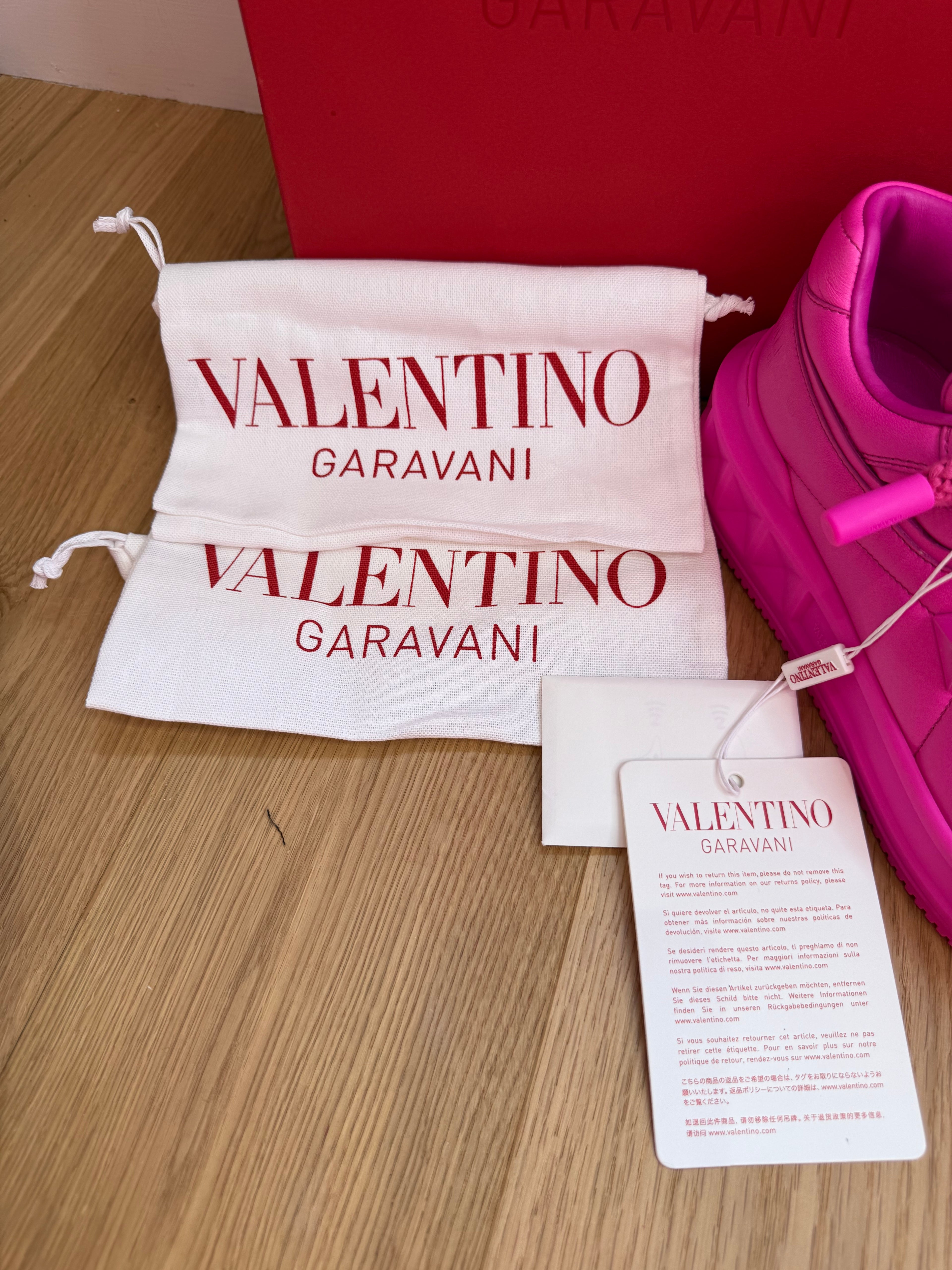 New Valentino Garavani One Stud XL Trainers in pink