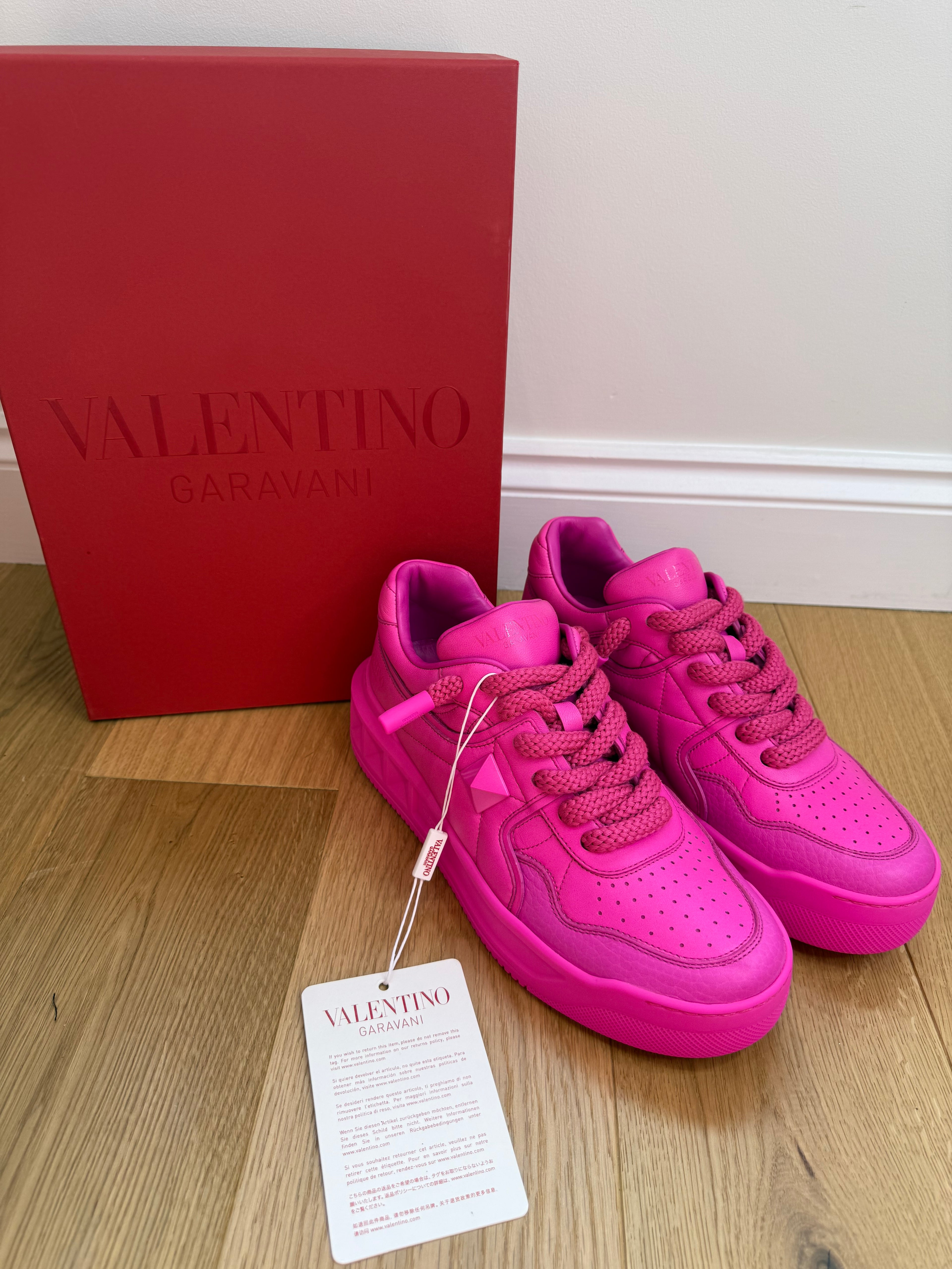 New Valentino Garavani One Stud XL Trainers in pink
