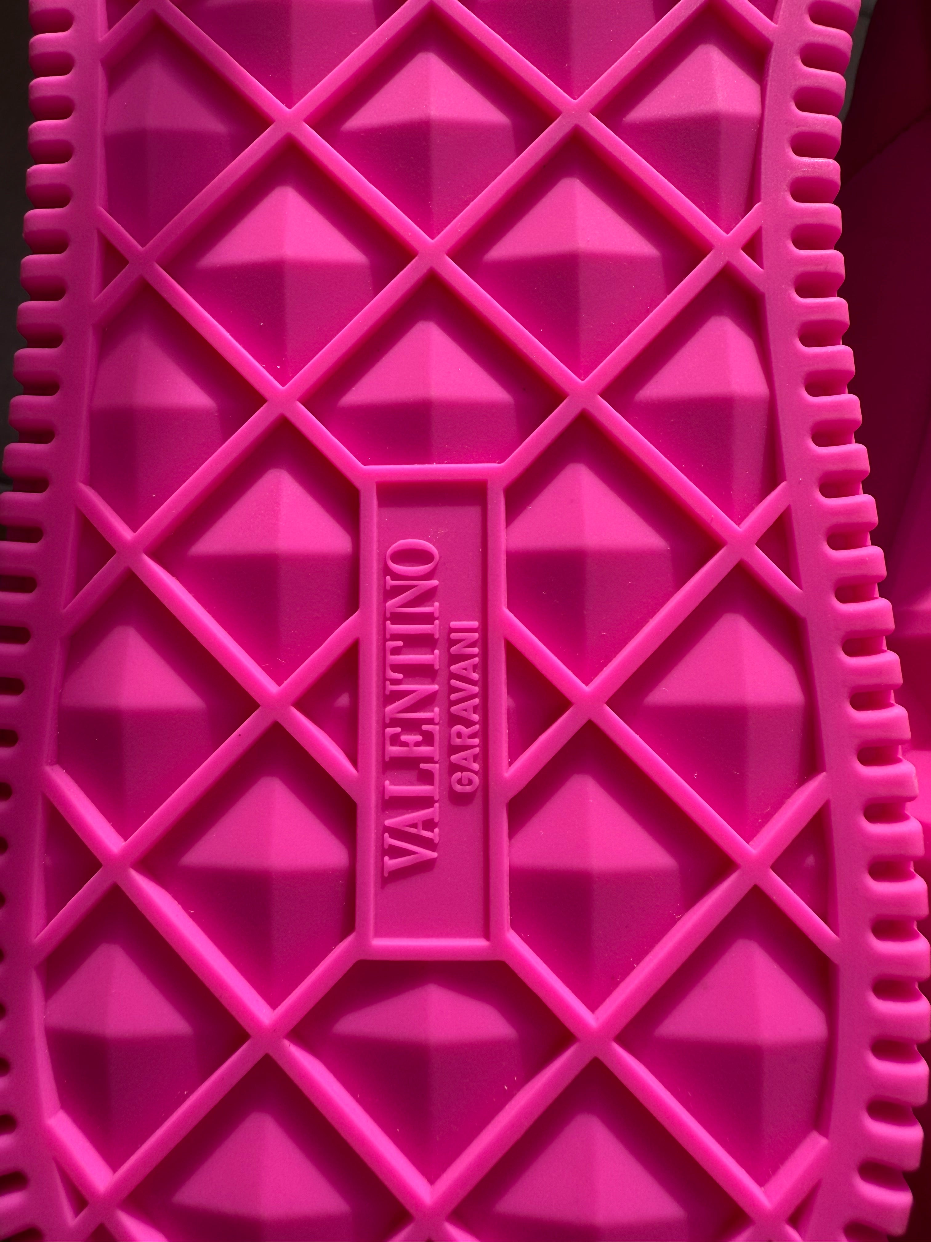 New Valentino Garavani One Stud XL Trainers in pink