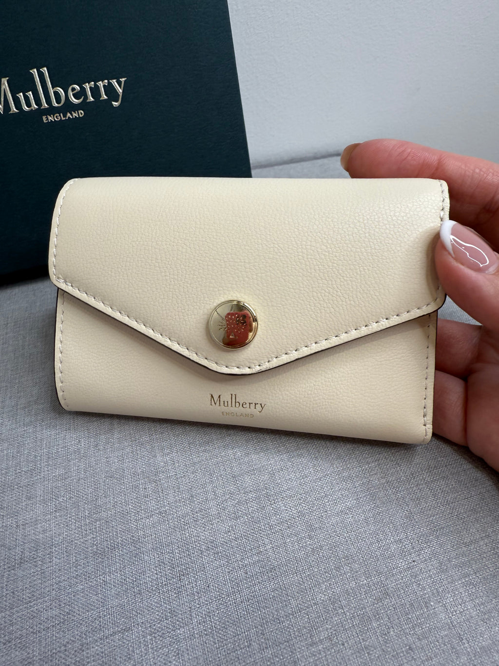 Mulberry folded multi-card wallet in eggshell (brand new with box)