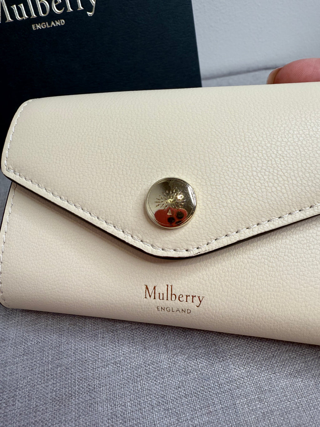 Mulberry folded multi-card wallet in eggshell (brand new with box)