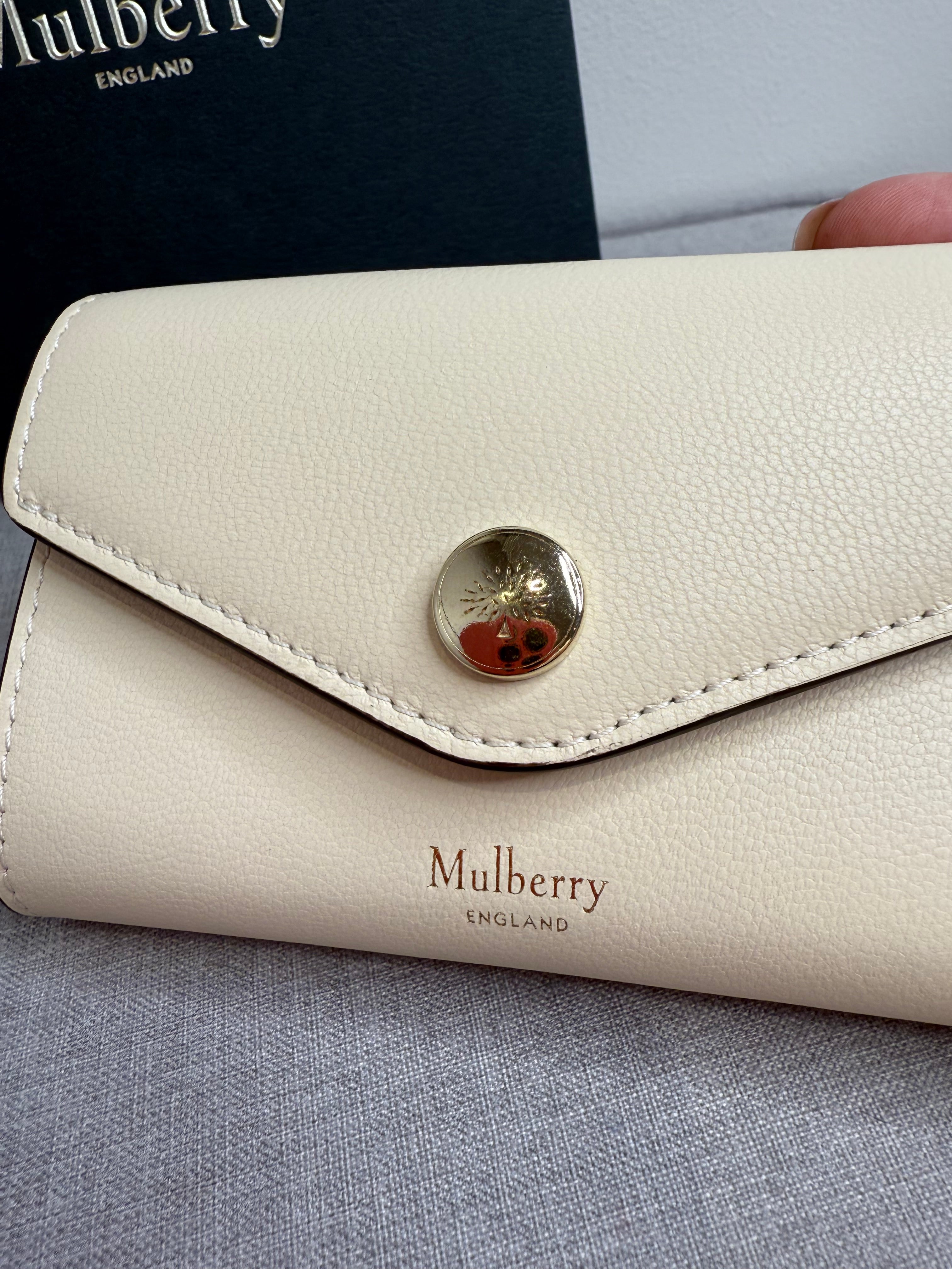 Mulberry folded multi-card wallet in eggshell (brand new with box)