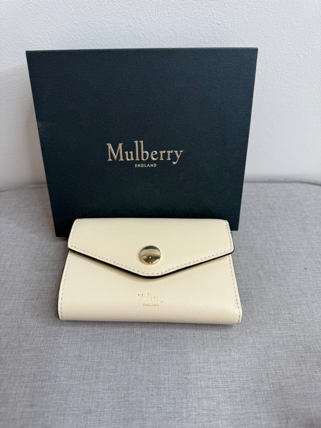 Mulberry folded multi-card wallet in eggshell (brand new with box)