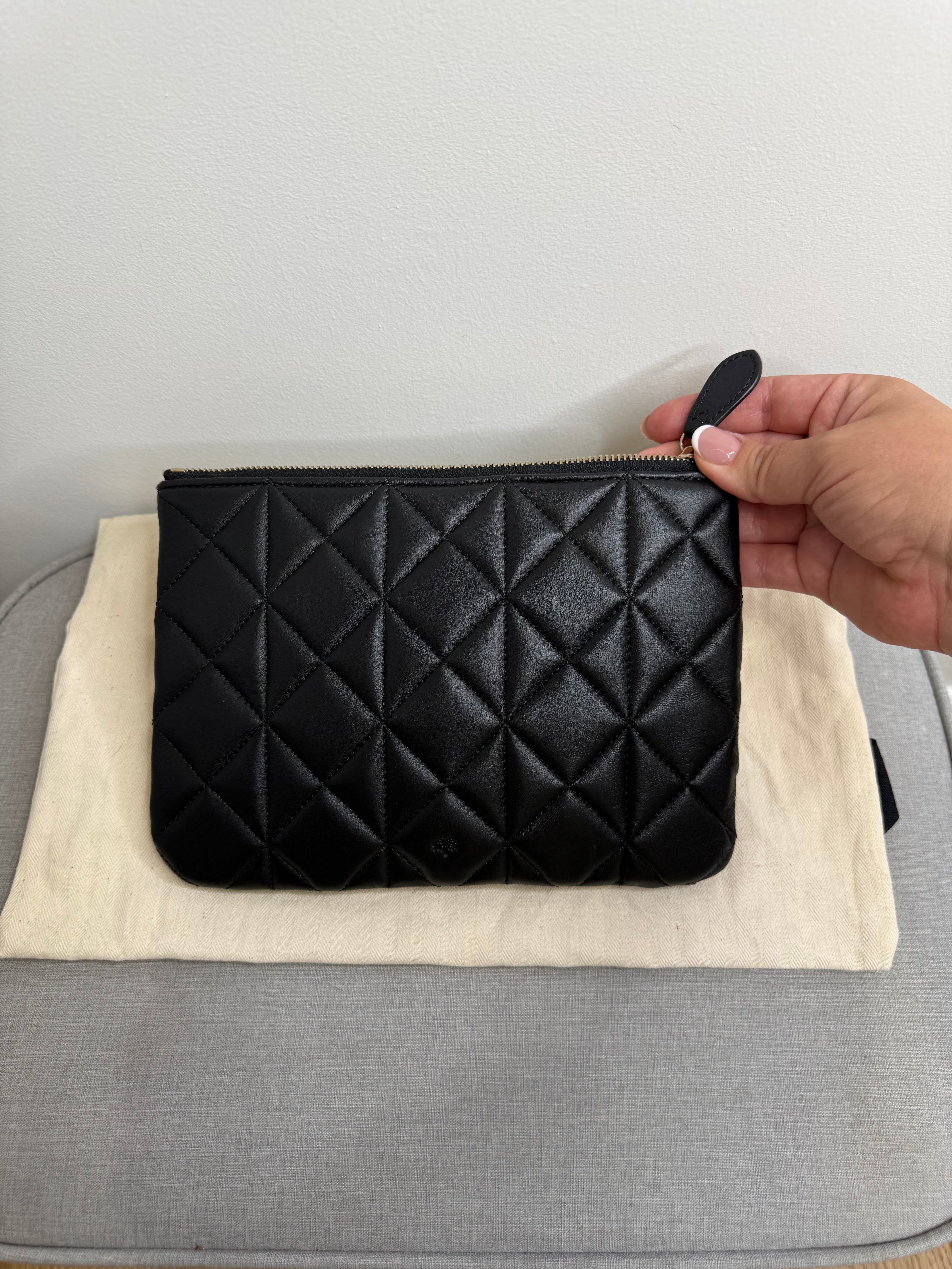 Mulberry Cara Delevingne Small Zip Pouch – Black Quilted Nappa