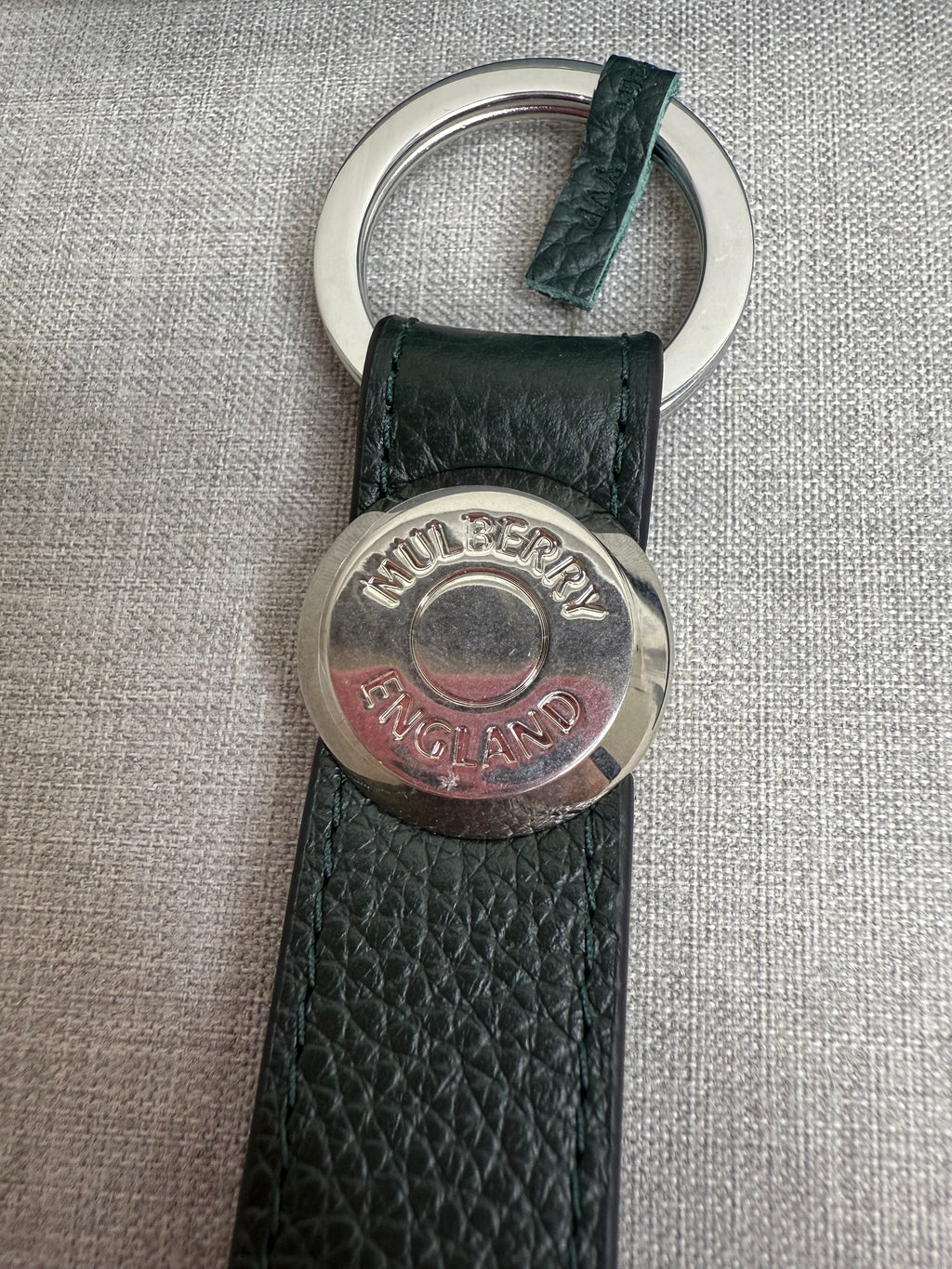 New Mulberry Rivet Keyring in Small Classic Grain Mulberry Green