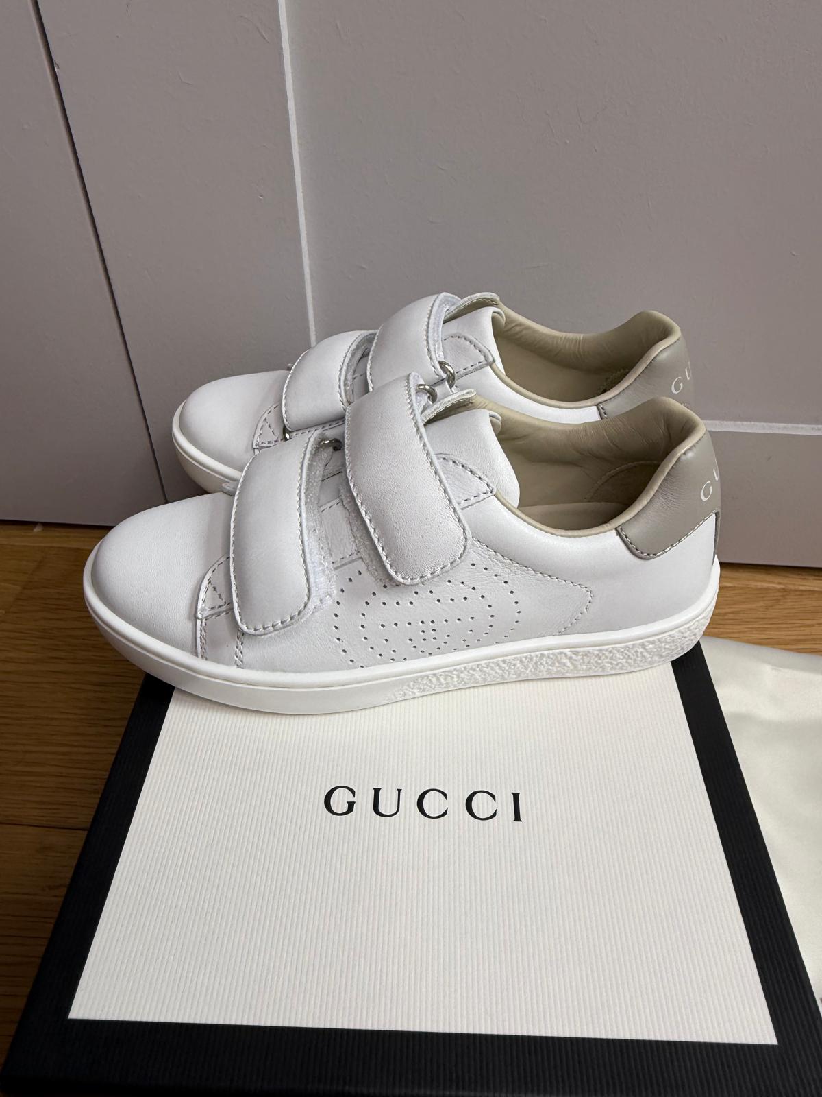 New Gucci GG Ace Junior Leather trainers with perforated GG and grey heel detail