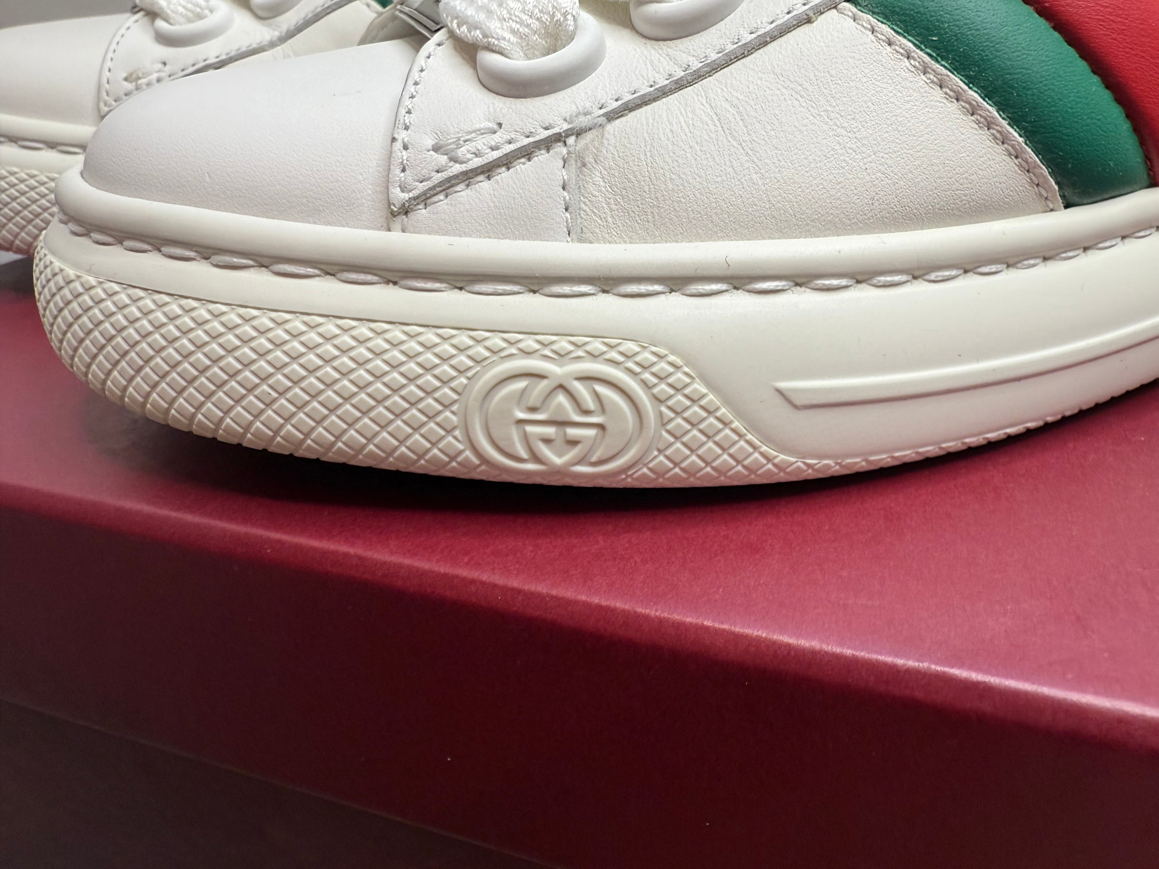 Toe detail of Gucci Ace women’s white leather trainers with green and red web stripe size EU 38