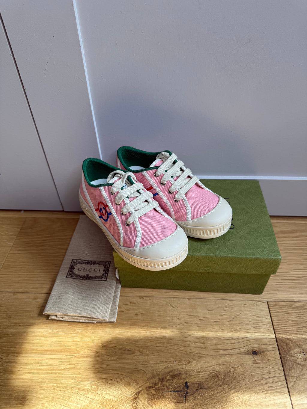 gucci pink sneakers